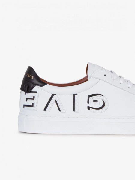 sneaker con firma givenchy capovolta rosa|givenchy marshmallow sneakers.